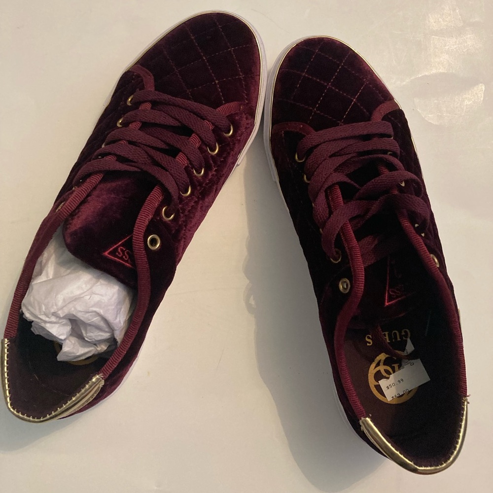 Guess Velvety Trainers Sneakers Size 9.5 - Picture 2 of 4